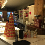 John Caffe À l'intérieur