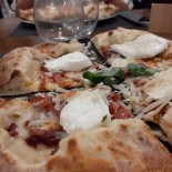 In Pizza E Burger Comida