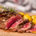 V6 Pub Grill Comida