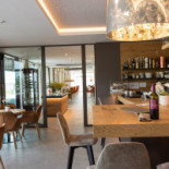 The Grill House Dentro