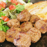 Mama's Cafe food