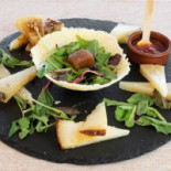 Cerveceria Taperia Ole' food