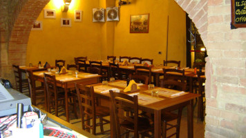 Luna Di Saturno inside