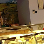 Lo Spaccio Della Latteria Di Chiuro À l'intérieur