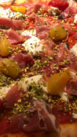 Laura Pizzeria food