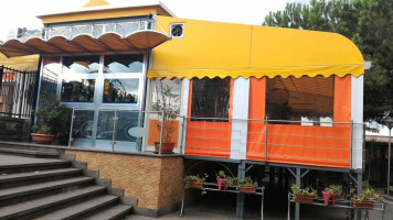Life Caffe outside