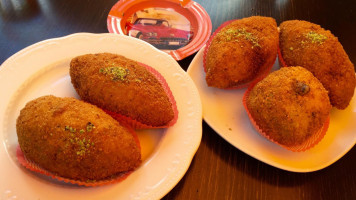 Life Caffe food