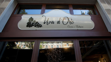Uva D'oro outside