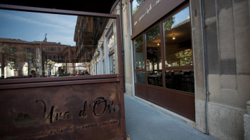 Uva D'oro outside