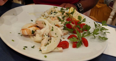 Wave Pizzeria food