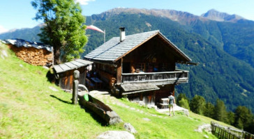 Malga Grente outside