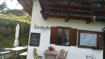 Malga Grente outside