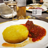 Gustose' Como Nourriture