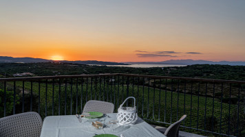 Petra Bianca Winery Food And Organic Wine outside