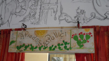 4 Piedi 8.5 Pollici menu