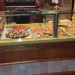 Pizzeria Ricomincio Da Tre inside
