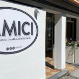 Amici outside