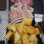 Adelardi Nourriture