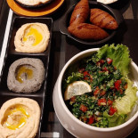 Adonis Risto Comida