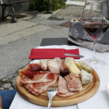 E .divino La Vineria food