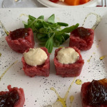 E .divino La Vineria food