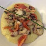 Con Pizza Canne Al Vento food