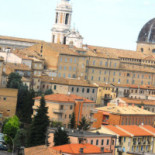 La Lanterna outside