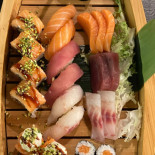 Kiiro Sushi food