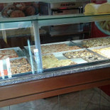 Pizza Tre inside