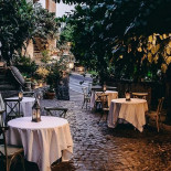 Osteria Del Fico Vecchio inside