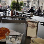 Caffè Del Duomo E Bebida