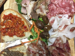 Paninoteca Pizzeria Rosticceria L'angolo Della Pizza