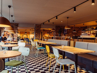 Reval Café
