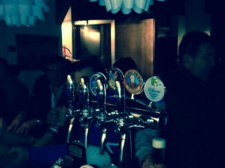 Monkey's Pub