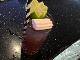 Wine Fashion Café