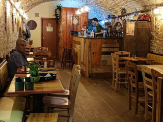Aka Pub&wine