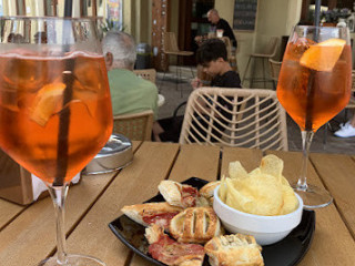 Cafe' Teatro Wine