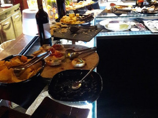 Colonial Café