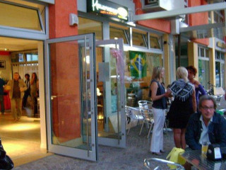Hollywood Café