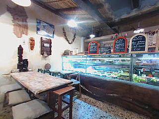 L'osteria Di Castello E La Bottega