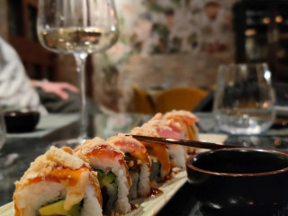 Fusion Sushi Lab Lounge