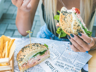 Acquapazza Ristocceria Di Pesce Panetteria