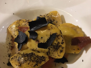 La Fame Vineria E Cucina
