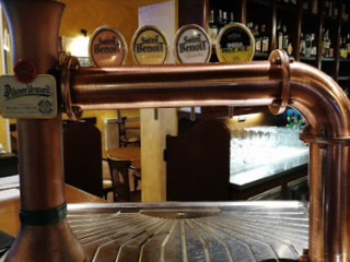 Dos Rayas Pub