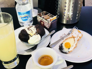 Ciro's