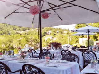 Dell Villa Clore
