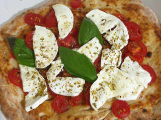 Divina Margherita Pizza