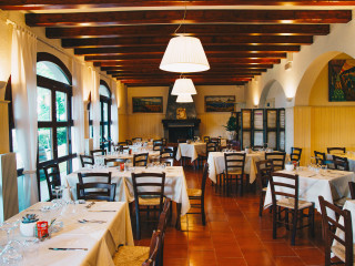 La Tavola Di Bond