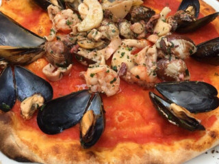 Pizzeria