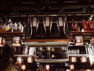 Crazy Bull Cafe'